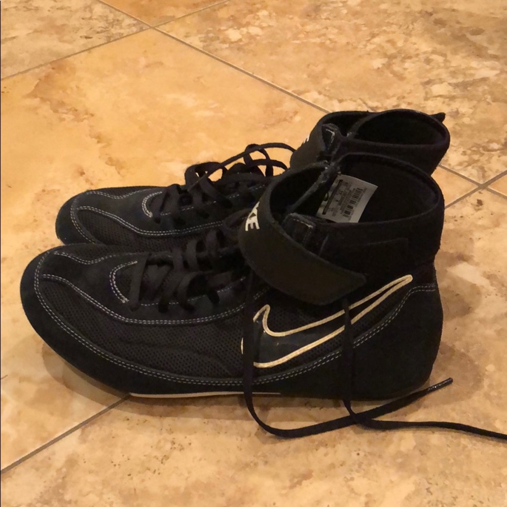 Nike wrestling boots